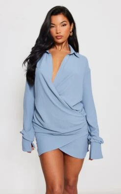 Robe Chemise Tissée Bleu Clair Texturée Très Décolletée à Manchettes évasées