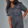 Robe Chemise Cargo Gris Anthracite Oversize à Poches Et Manches Courtes