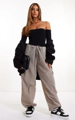 Body Col Bardot Côtelé Noir à Détail Contours Et Trous Pour Les Pouces -Pas Cher Tendance Charme Magasin 1e0e451fa1303c1101386f377c95466e83082d40 cnc3428 3