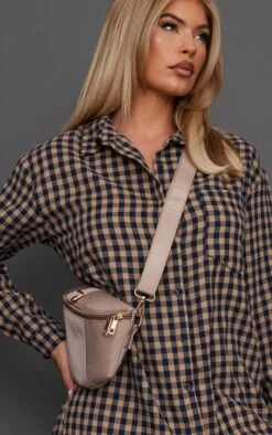 Robe Chemise Bleue Brossée Oversize à Carreaux Et Ourlet élimé 8 Robe Chemise Bleue Brossée Oversize à Carreaux Et Ourlet élimé -Pas Cher Tendance Charme Magasin 27f12329d6ee2c2895a2937fd41ad70e8c62a4fd cnc8301 4