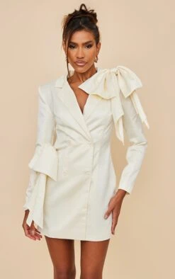 Robe Blazer Satinée Crème à Noeuds Sur L'épaule