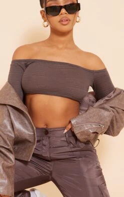 Crop Top Finement Texturé Chocolat à Col Bardot -Pas Cher Tendance Charme Magasin 3e8540ba5af92eae9eba39180da04a9f1ed915c2 cnd6064 4