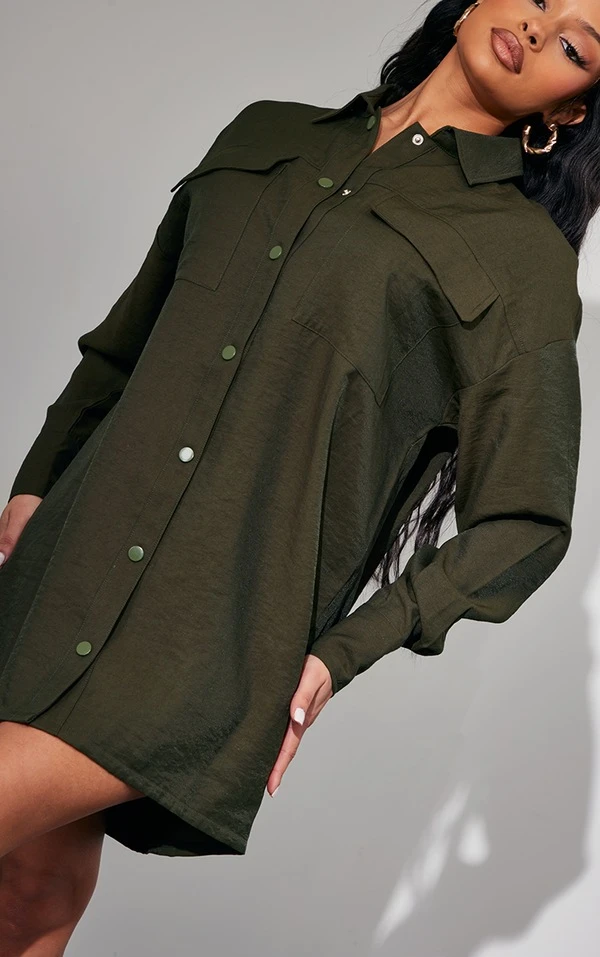 Robe Chemise Oversize Kaki Foncé à Boutons-pression 4 Robe Chemise Oversize Kaki Foncé à Boutons-pression – Image 4