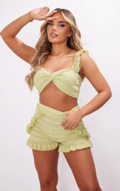 Mini Short Texturé Chartreuse à Volants -Pas Cher Tendance Charme Magasin 5398e3d8b5c8cdae38dc70de65b94627e617e02c cne4336 4