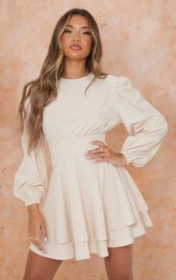 Robe Droite Tissée Gris Pierre à Coutures Sur La Taille Et Manches Longues Bouffantes