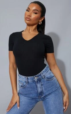 Essentiel Body Col V Noir à Manches Courtes