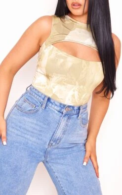 Body Moulant Marron Clair Imprimé Renaissance à Découpe Devant -Pas Cher Tendance Charme Magasin 76ad51e7089fa762226c3d1849b7c83ae1bad82d cne9783 4