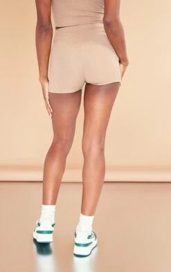 Logic PRETTYLITTLETHING Mini-short Côtelé Crêpé Café Au Lait à Imprimé -Pas Cher Tendance Charme Magasin 7b316d3ca977dc664055cd52a8a90e8d4953faae cnd4696 3