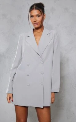 Robe Blazer Oversize Grise à Double Boutonnière Et épaulettes -Pas Cher Tendance Charme Magasin 8b2bb8667d134c94f1f398d10adca567ea0a8693 cnb0983 3