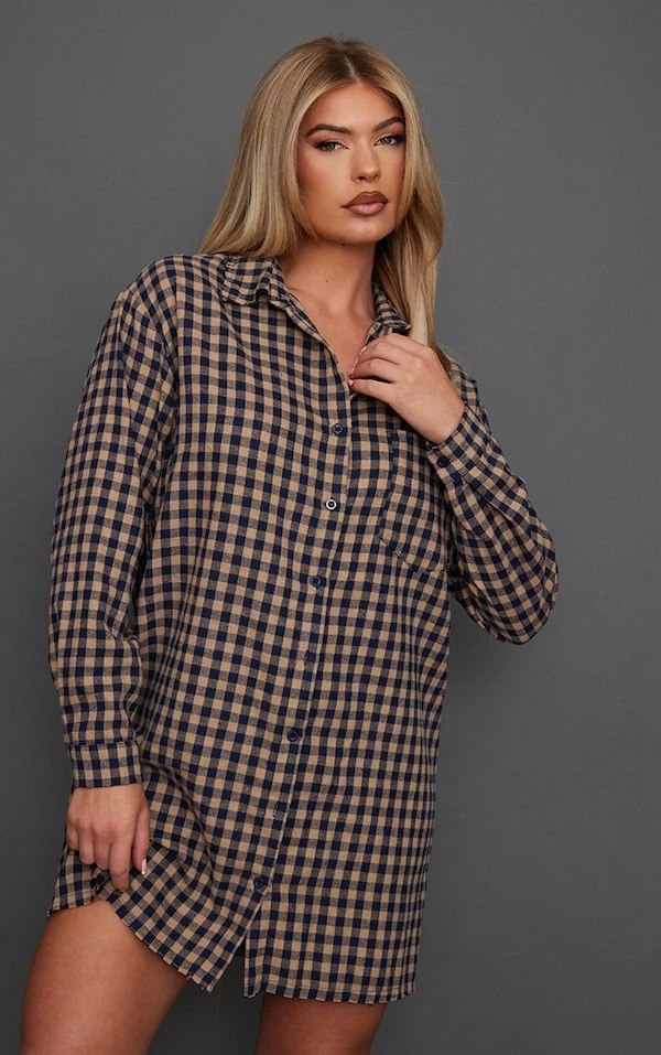 Robe Chemise Bleue Brossée Oversize à Carreaux Et Ourlet élimé 1 Robe Chemise Bleue Brossée Oversize à Carreaux Et Ourlet élimé