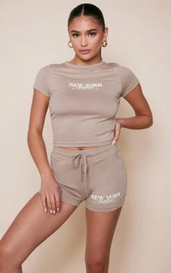 Mini-short Taupe à Slogan Imprimé -Pas Cher Tendance Charme Magasin a93fc0a821b496c663534cdeabaeae711dfe59c6 cnd9512 4