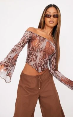 Top En Mesh Imprimé Animal Abstrait Chocolat à Col Bardot