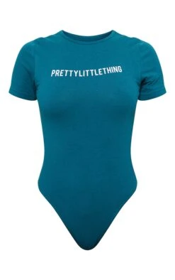 PRETTYLITTLETHING Body Bleu Sarcelle à Manches Courtes Et Slogan Imprimé -Pas Cher Tendance Charme Magasin ad71c70bf2e97ff3365303e1025bee712ae07ce1 CMT8534 5