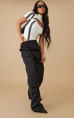 Body Découpé Crème à Manches Courtes Et Détail Bandes -Pas Cher Tendance Charme Magasin b8ee65722b898bf38c11751a0009be42aa380d66 cnd0860 3