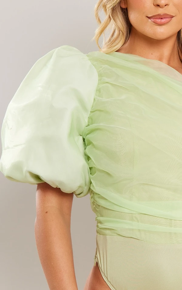 Body Asymétrique Vert Sauge En Organza à Manche Bouffante 4 Body Asymétrique Vert Sauge En Organza à Manche Bouffante – Image 4