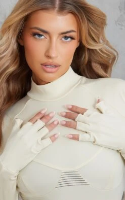 Body Moulant Crème Mat à Col Montant Et Parties Contrastantes 9 Body Moulant Crème Mat à Col Montant Et Parties Contrastantes -Pas Cher Tendance Charme Magasin c4a719a06363f18aaf05bb7f6b9ca577ccf71412 cnd6965 4