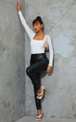 Body Moulant Froncé Crème à Encolure Carrée Et Manches Longues -Pas Cher Tendance Charme Magasin d0453520beb560f3bb6716445891b8625e2c2790 cmp4573 3