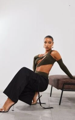 Logic Body Moulant Découpé Kaki à épaules Dénudées Et Trous Pour Les Pouces -Pas Cher Tendance Charme Magasin d840c5785a4b2a770783e1635aeb523d44ede19e cna7784 3