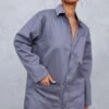 Robe Chemise Gris Anthracite à Coutures Contrastantes Et Poches Cargo