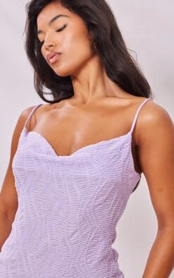 Robe Droite Texturée Lilas à Col Bénitier Et Bretelles -Pas Cher Tendance Charme Magasin d909e546ff3681be2396fffa37ad5c48338db190 cne7706 4