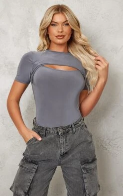 Body Moulant Gris Anthracite Découpé Devant à Manches Courtes