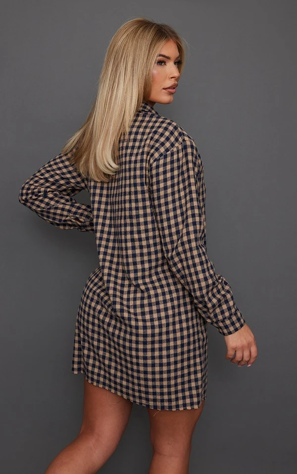 Robe Chemise Bleue Brossée Oversize à Carreaux Et Ourlet élimé 2 Robe Chemise Bleue Brossée Oversize à Carreaux Et Ourlet élimé – Image 2