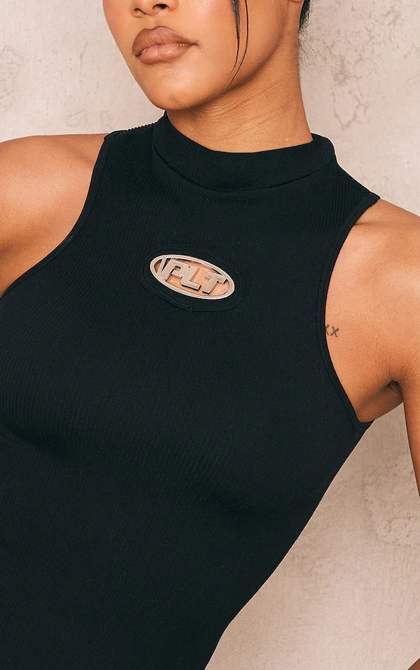 PRETTYLITTLETHING Body Noir à Col Montant Et Détail Empiècement 4 PRETTYLITTLETHING Body Noir à Col Montant Et Détail Empiècement – Image 4