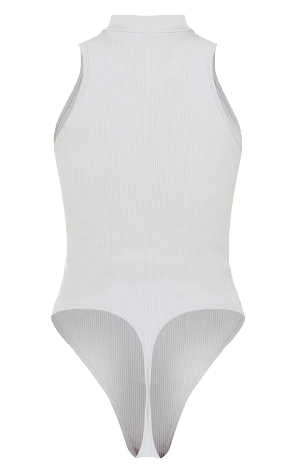 PRETTYLITTLETHING Body Gris Acier à Col Montant Et Détail Empiècement 6 PRETTYLITTLETHING Body Gris Acier à Col Montant Et Détail Empiècement – Image 6