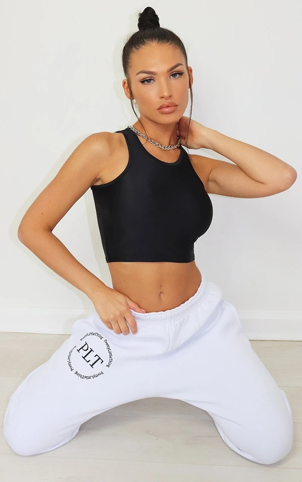 Crop Top Noir Moulant Cintré à Dos Nageur 3 Crop Top Noir Moulant Cintré à Dos Nageur – Image 3